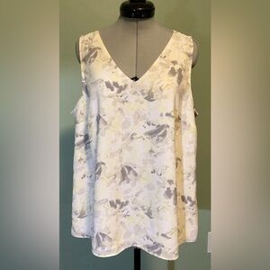 Nine West V-Neck Shell Top - Gray & Yellow Watercolor Print - Medium